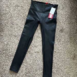 Spanx New with Tags Black Faux Leather Leggings size Medium M PETITE